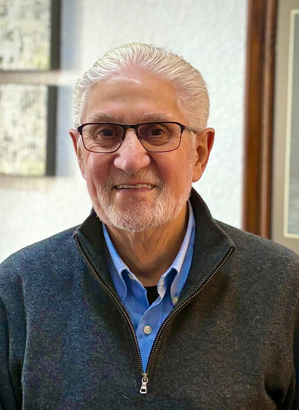 Dr. Fernando Izunza